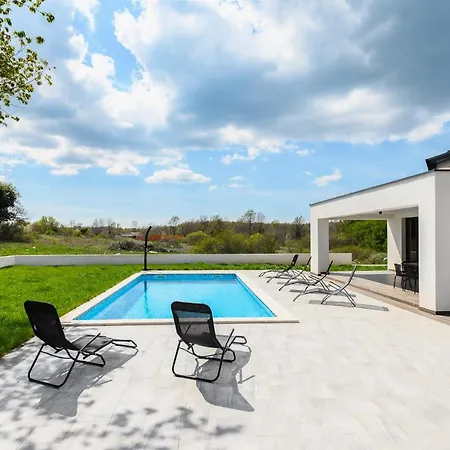 Larisa Villa Labin (Istria)