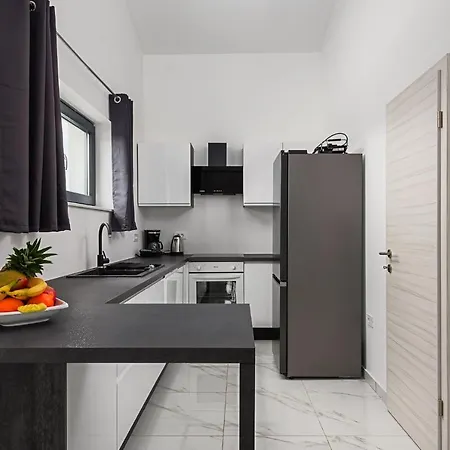 Larisa Villa Labin (Istria)